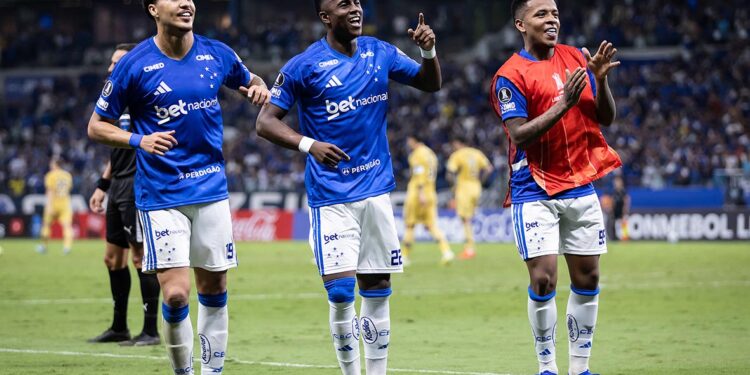 Cruzeiro vence o Boca Juniors e assume liderança do Grupo D na Libertadores