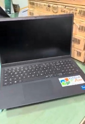 Professores da rede municipal de educação recebem notebooks em Ribeirãozinho