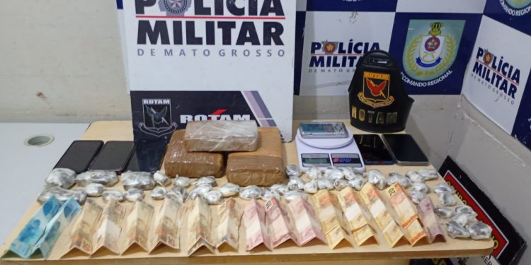 Rotam prende homem por tráfico de drogas, apreende super maconha e dinheiro