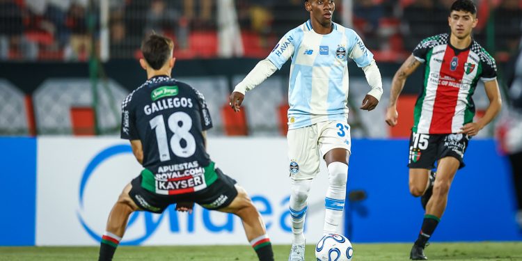 Grêmio desperdiça três pênaltis e empata com o Palestino pela Sul-Americana