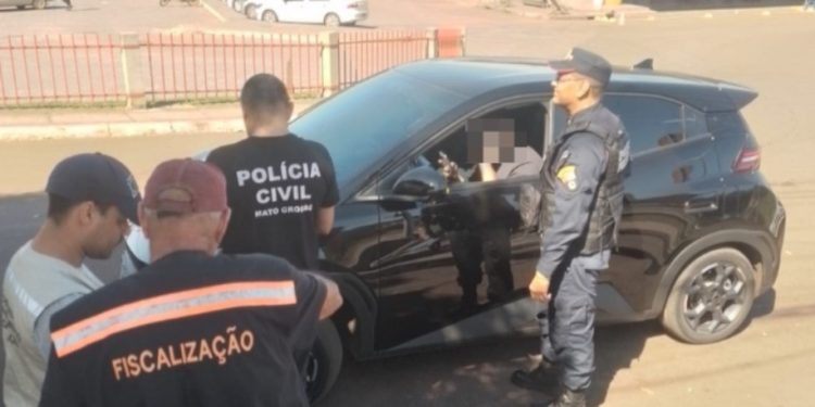 Blitz integrada fiscaliza transporte por aplicativo em Barra do Garças