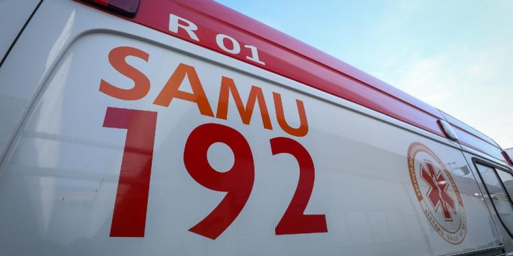 Passageira de moto morre e homem fica ferido em acidente