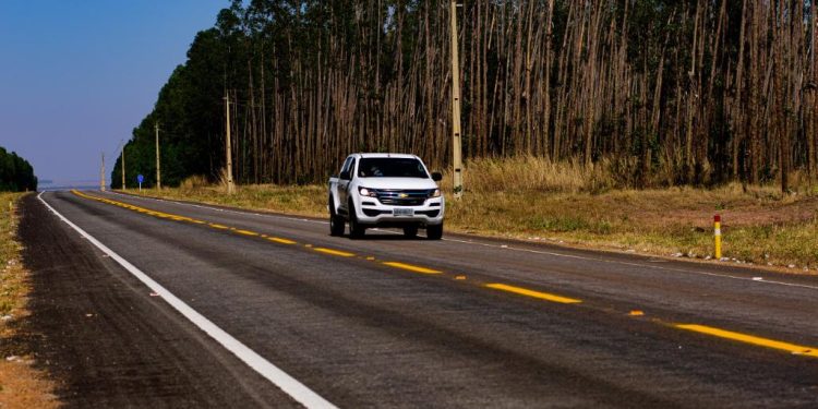 Governo licita R$ 410,2 milhões em obras de infraestrutura em 13 cidades de MT