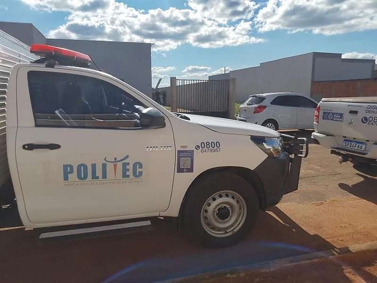 Ataque a tiros deixa um morto e três feridos em Kitnet