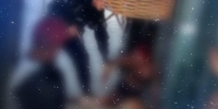 Mulher é contida pela PM após voltar armada com faca para atacar rivais em bar de Barra do Garças