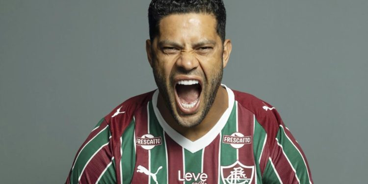 Fluminense confirma chegada de Hulk, que assina até 2027 