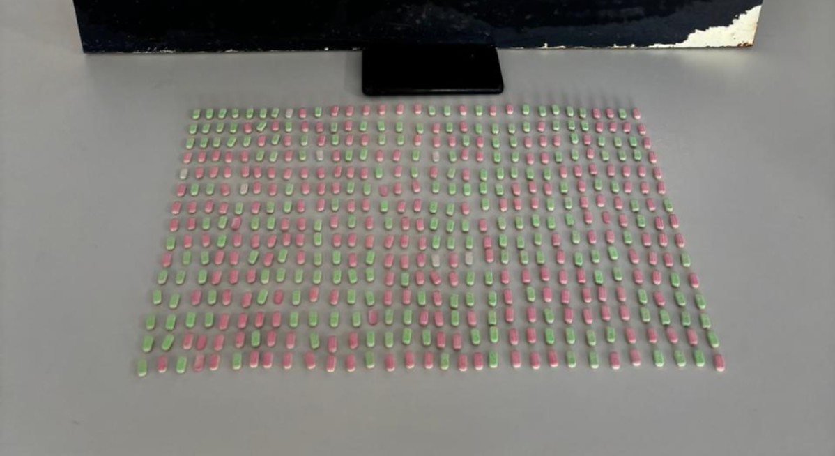 Passageira de ônibus é presa com mais de 400 comprimidos de ecstasy em Cocalinho