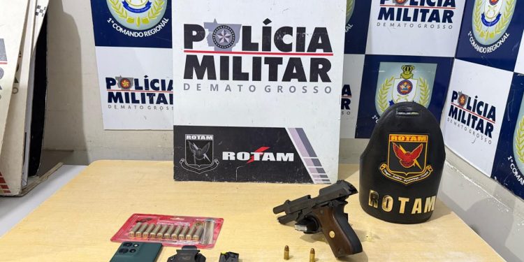 Rotam prende dois homens e apreende pistola após abordagem em Cuiabá