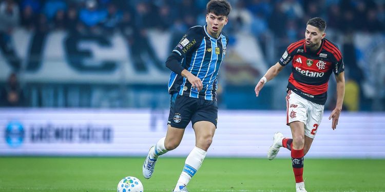 Flamengo vence o Grêmio fora de casa e segue firme no Brasileirão
