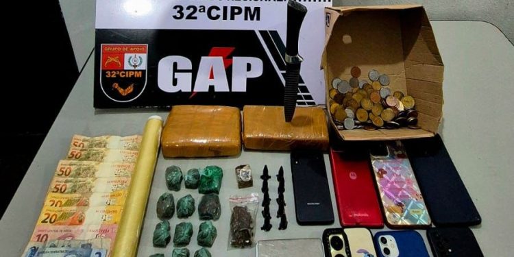 Integrantes de facção criminosa são presos pela PM por tráfico de drogas em Nova Xavantina