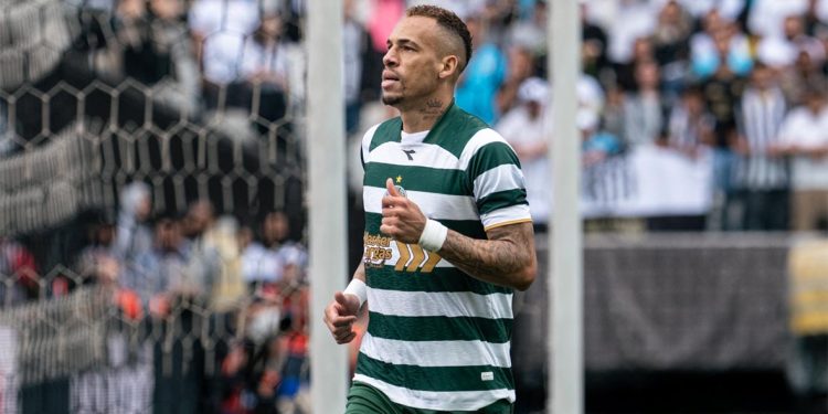 Santos é goleado pelo Coritiba e se aproxima da zona de rebaixamento