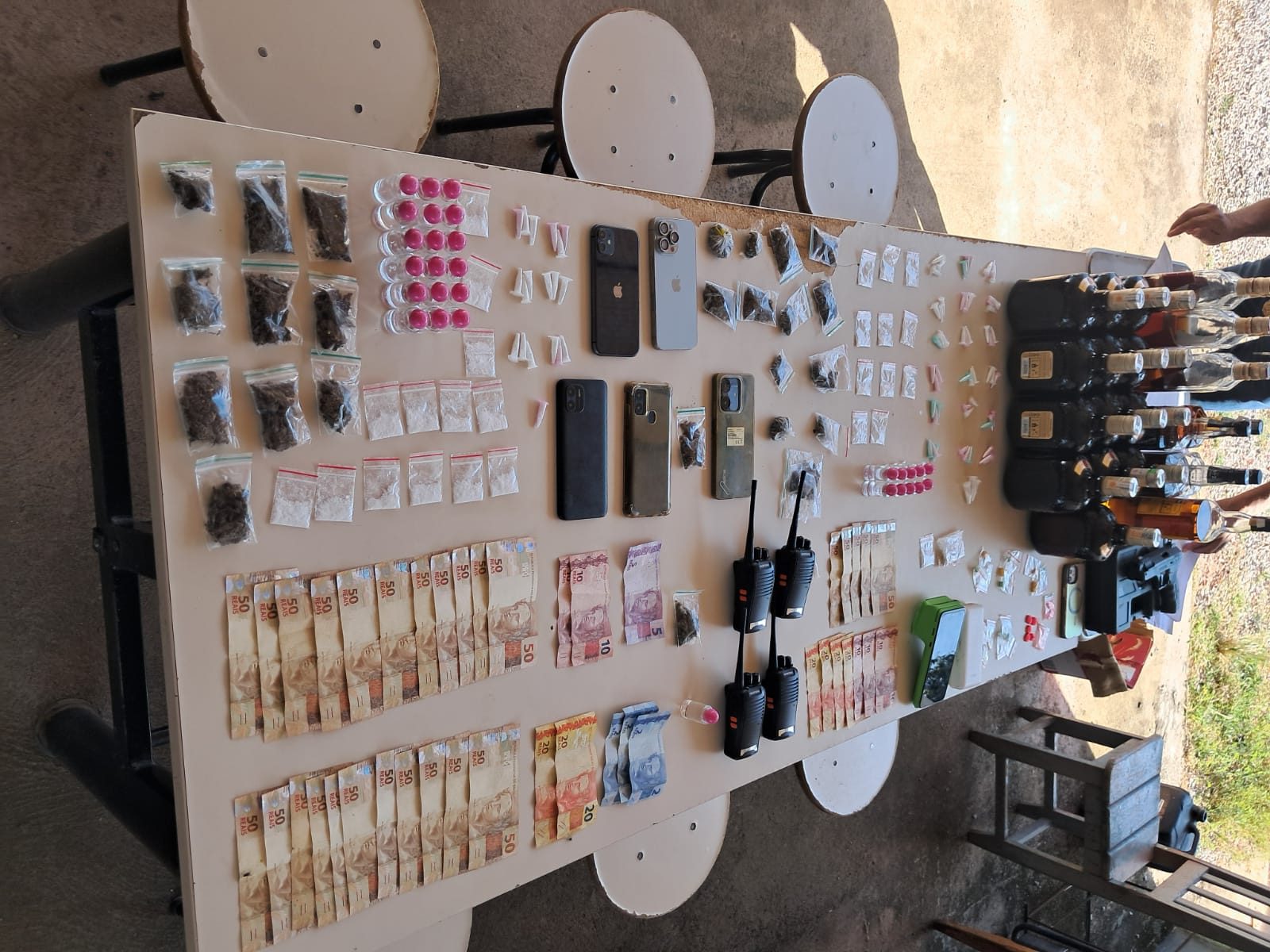 PM encerra festa criminosa que tinha drogas e presença de adolescentes em Barra do Bugres