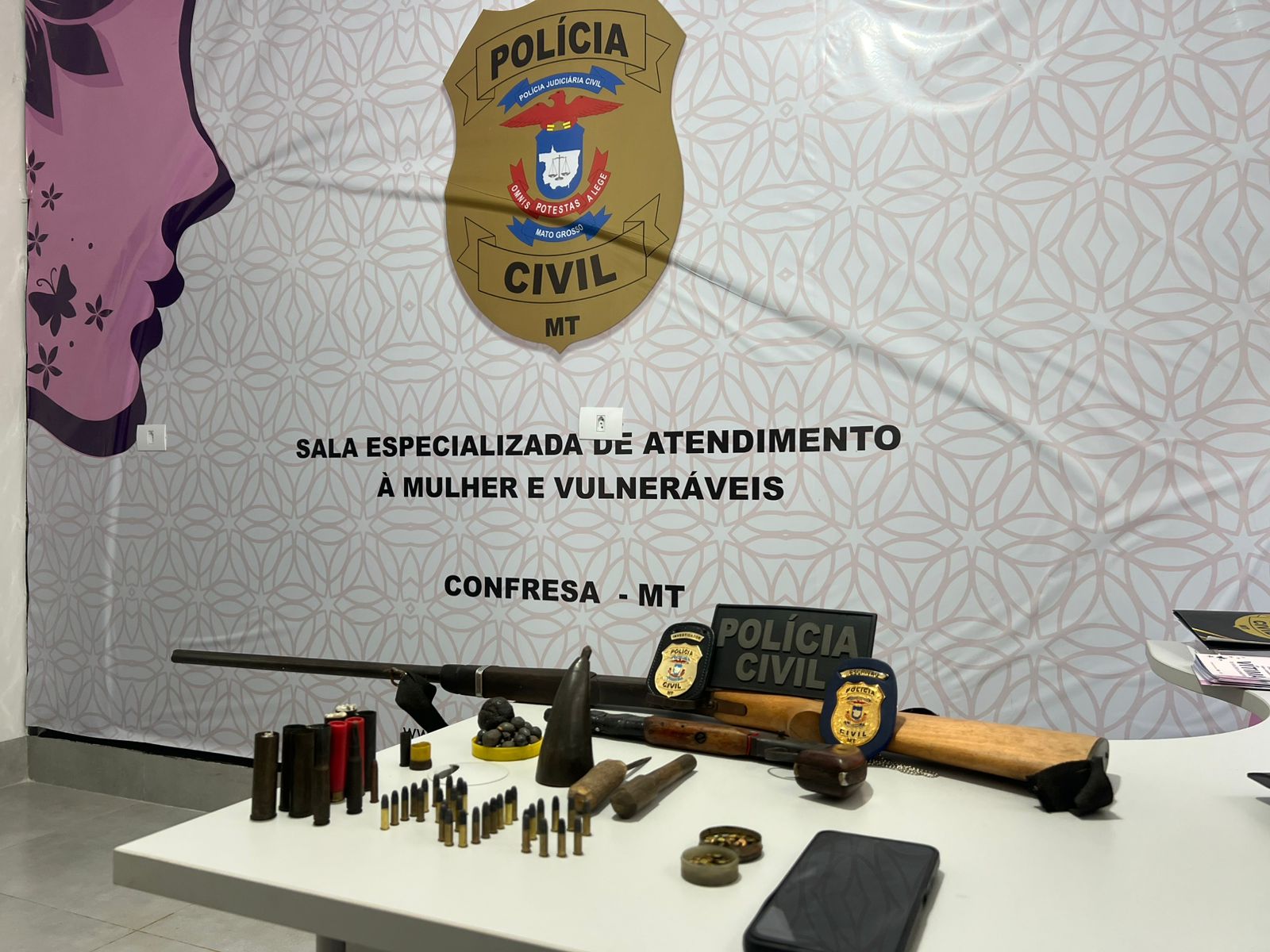 Polícia Civil prende homem e apreende armas e munições em propriedade rural de Confresa