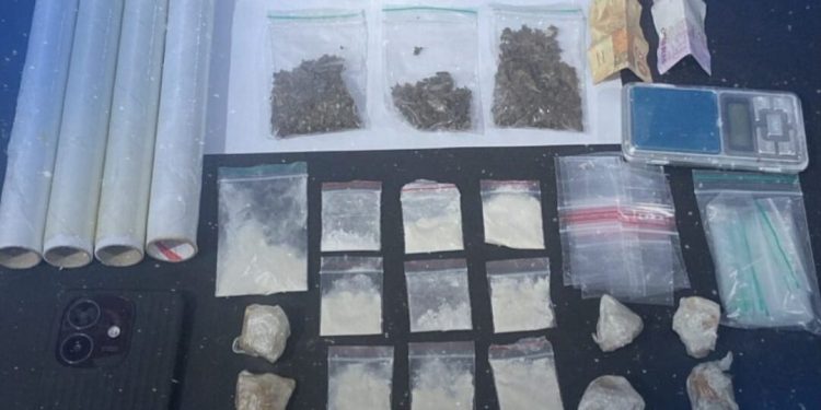 Polícia Militar fecha ponto de tráfico e apreende drogas no bairro São João, em Barra do Garças