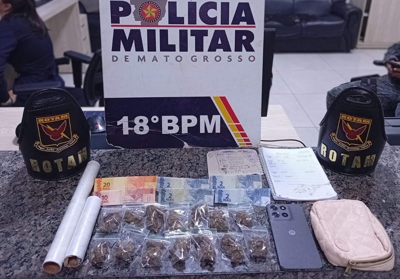Rotam apreende menor membro de facção criminosa com 14 porções de maconha