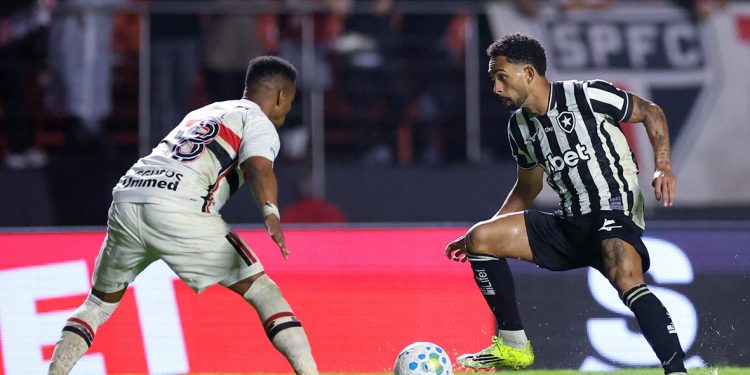 São Paulo sai na frente, cede empate ao Botafogo no fim e amplia jejum no Brasileirão