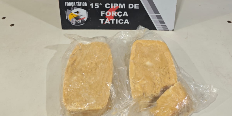 Força Tática prende mulher com dois quilos de pasta base em Várzea Grande