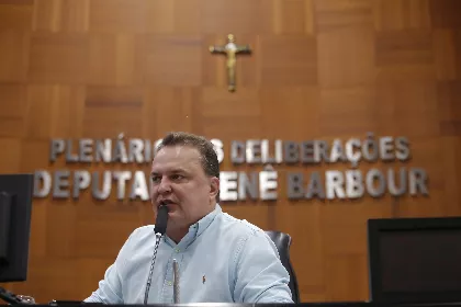 Max Russi anuncia previsão de novo concurso da ALMT para 2027