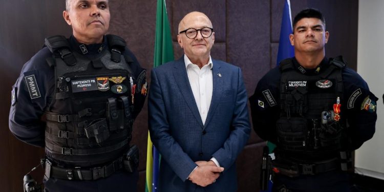 Governador condecora PMs por atos de bravura: "Vale todo o sacrifício e esforço", afirma sargento