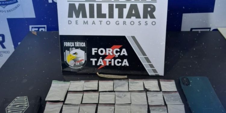 Força Tática prende homem e apreende adolescente com drogas em Barra do Garças