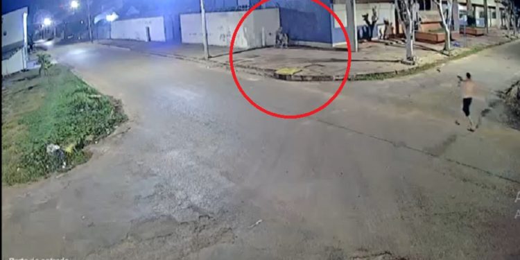 Vídeo – Sargento da PM evita estupro em rua de MT e prende agressor