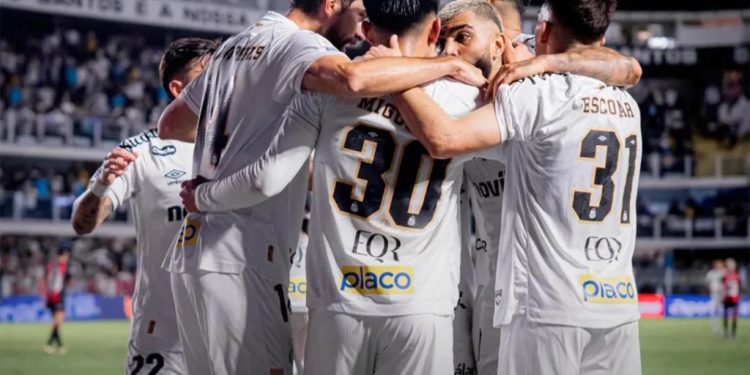 Santos vence o Vitória e deixa a zona de rebaixamento do Brasileirão