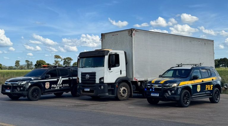 Polícia Civil e PRF apreendem caminhão carregado de alimentos pertencente a facção criminosa em Cáceres
