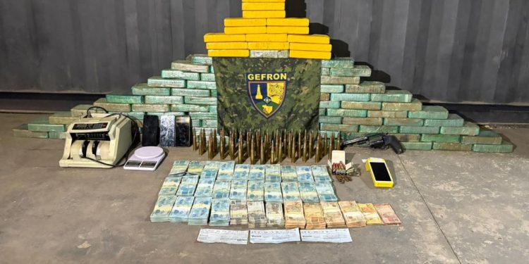 Operação apreende 107 quilos de drogas e causa prejuízo de R$ 2,4 milhões às facções criminosas
