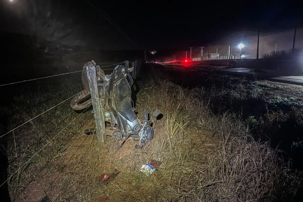 Três pessoas morrem em acidente entre carro e moto em MT