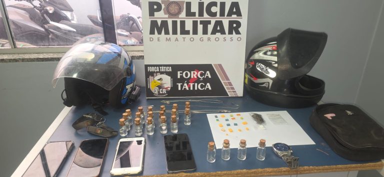 Força Tática prende quatro homens e apreende frascos de “loló” e comprimidos de ecstasy