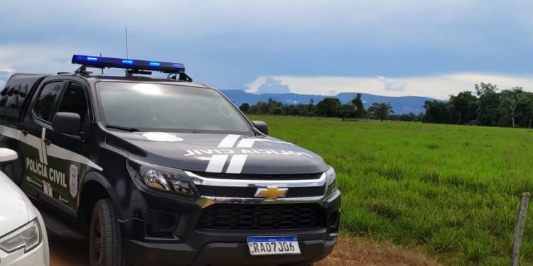 Polícia Civil prende foragida por homicídio dentro de ônibus interestadual