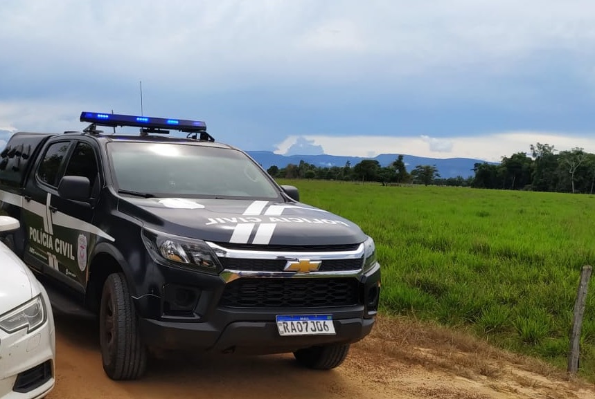 Polícia Civil prende foragida por homicídio dentro de ônibus interestadual