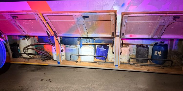 Polícia Militar prende cinco suspeitos por furtar 480 litros de diesel de fazenda