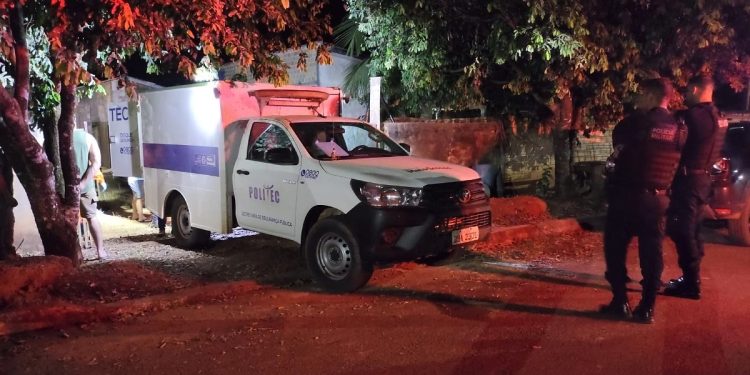 Jovem é morta e tem corpo jogado em fossa; marido é preso e confessa crime